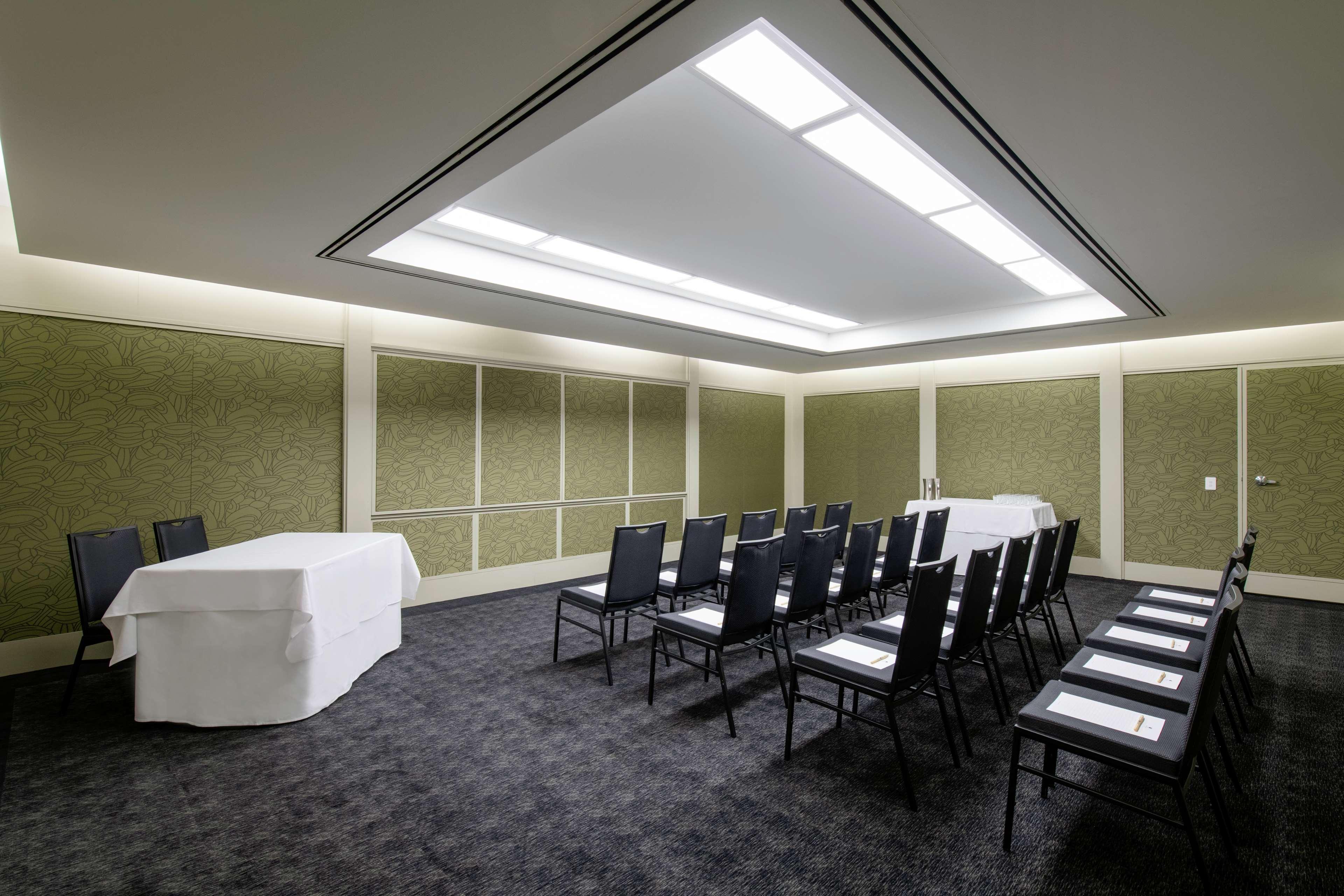 Hilton Garden Inn Дарвин Экстерьер фото